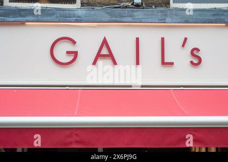 Windsor, Berkshire, Royaume-Uni. 16 mai 2024. Un magasin Gail's Bakery à Windsor, Berkshire. Waitrose ouvrira son premier magasin dans la succursale de Waitrose East London Canary Wharf les mois prochains. Le lancement intervient un an après que le supermarché a introduit pour la première fois des zones de boulangerie Gail dédiées dans 64 de ses magasins. Crédit : Maureen McLean/Alamy Live News Banque D'Images