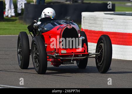 Timothy Dutton, Bugatti type 51, Grover Williams Trophy, vingt minutes de course pour les voitures Grand Prix d'avant-guerre, principalement de la période 1920 à 1931, Go Banque D'Images