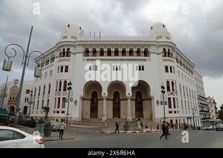 Le bâtiment historique de la poste coloniale française à Alger Banque D'Images