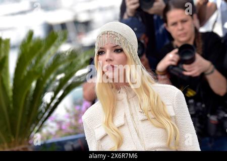 Cannes, France. 16 mai 2024. CANNES, FRANCE - 16 MAI : Anya Taylor-Joy assiste à la conférence 'Furiosa : a Mad Max Saga' (Furiosa : une Saga Mad Max) au 77e Festival de Cannes au Palais des Festivals le 16 mai 2024 à Cannes, France. Crédit : dpa/Alamy Live News Banque D'Images