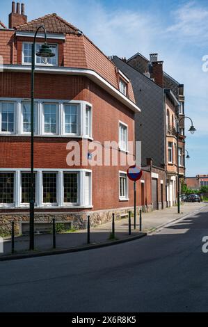 Laeken, Bruxelles capitale, Belgique - 12 mai 2024 - petits immeubles d'appartements de la rue Laneau Banque D'Images