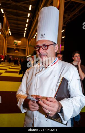 PARIS, FRANCE, salon du chocolat, Portrait, meilleurs chefs chocolat, Jean-Paul Hévin, Chef Portrait français en uniforme Banque D'Images