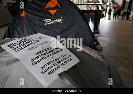 Milan, Italie. 15 mai 2024. Une pancarte citant 'Milano Students Intifada Day 5'' est vue lors d'un campement pro-palestinien pour marquer la commémoration de la 76ème Nakba (catastrophe) du peuple palestinien. (Crédit image : © Valeria Ferraro/SOPA images via ZUMA Press Wire) USAGE ÉDITORIAL SEULEMENT! Non destiné à UN USAGE commercial ! Banque D'Images