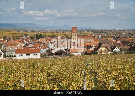 Eguisheim sur la Weinstrasse en Alsace près de Bâle fait partie de la belle France Banque D'Images