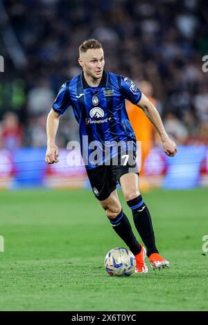 Le milieu de terrain néerlandais d'Atalanta, Teun Koopmeiners, contrôle le ballon lors de la finale de la Coupe d'Italie entre l'Atalanta et la Juventus au Stadio Olimpico le 15,2024 mai à Rome, en Italie. Banque D'Images