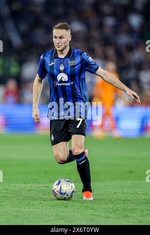 Le milieu de terrain néerlandais d'Atalanta, Teun Koopmeiners, contrôle le ballon lors de la finale de la Coupe d'Italie entre l'Atalanta et la Juventus au Stadio Olimpico le 15,2024 mai à Rome, en Italie. Banque D'Images