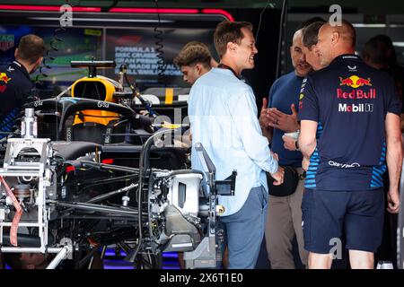 Imola, Italie. 16 mai 2024. VETTEL Sebastian, ancien Champion de F1, dans le garage Red Bull Racing, lors de la formule 1 MSC Cruises Gran Premio del Made in Italy e Dell'Emilia-Romagne 2024, 7ème manche du Championnat du monde de formule 1 2024 du 17 au 19 mai 2024 sur l'Autodromo Enzo e Dino Ferrari, à Imola, Italie - photo Florent Gooden/DPPI crédit : DPPI Media/Alamy Live News Banque D'Images