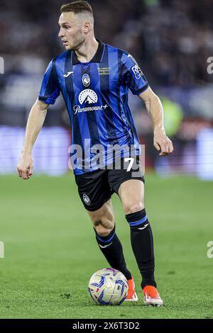 Rome, Italie. 15 mai 2024. Le milieu de terrain néerlandais d'Atalanta, Teun Koopmeiners, contrôle le ballon lors de la finale de la Coupe d'Italie entre l'Atalanta et la Juventus au Stadio Olimpico le 15 mai 2024 à Rome, en Italie. Crédit : Agence photo indépendante/Alamy Live News Banque D'Images