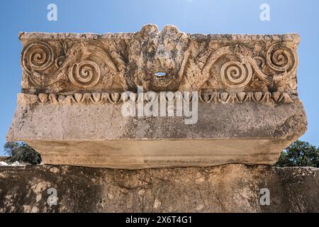 Enceinte de Zeus, la déesse Leto donne naissance à ses enfants jumeaux Artémis et Apollon à Délos, puis vient à l'endroit où la rivière Xanthos atteint t Banque D'Images