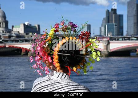 L'HISTOIRE DE LA PIERRE MARITINE ÉCHOS ORGANISÉ PAR SECTION CULTURELLE , AMBASSADE DE CHINE AU ROYAUME-UNI OUVRE SES PORTES AU PUBLIC MAI 16-19 DANS LE CADRE DE LA SEMAINE ARTISANALE DE LONDRES ENTRÉE GRATUITE 11H - 18H ... Banque D'Images