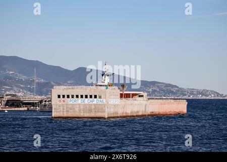 Cap d'ail, France - 18 novembre 2023 : vue du port de Cap d'ail en direction de Monaco Banque D'Images