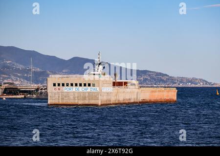 Cap d'ail, France - 18 novembre 2023 : vue du port de Cap d'ail en direction de Monaco Banque D'Images