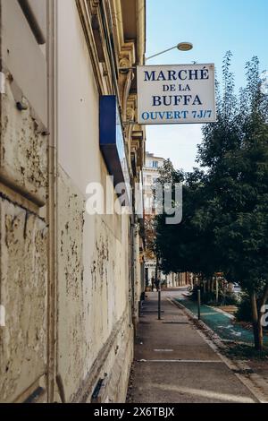 Nice, France - 19 novembre 2023 : un vieux marché aujourd'hui abandonné à Nice - 'marché de la Buffa' (traduction - Buffa Market) Banque D'Images