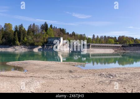 Barrage de Lech à Forggensee, Lech, centrale électrique, réservoir de tête, protection contre les inondations, régulation des inondations, production d'énergie, stockage d'énergie, banque de gravier Banque D'Images