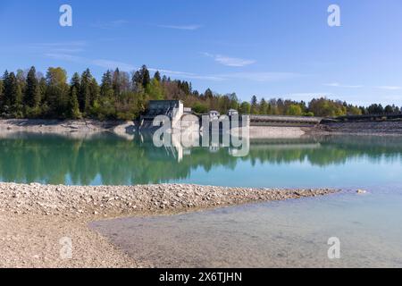 Barrage de Lech à Forggensee, Lech, centrale électrique, réservoir de tête, protection contre les inondations, régulation des inondations, production d'énergie, stockage d'énergie, banque de gravier Banque D'Images