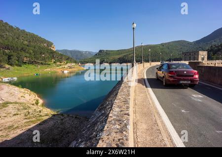 Réservoir Tranco - El Tranco de Beas-, Parc naturel des Sierras de Cazorla, Segura et Las Villas, province de Jaén, Andalousie, Espagne. Banque D'Images
