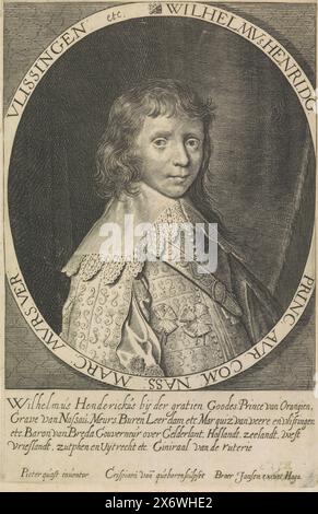 Portrait de Guillaume III, Prince d'Orange et Roi d'Angleterre, d'Écosse et d'Irlande, Portrait de Guillaume III dans un ovale avec inscription à la frontière. Quatre lignes de texte néerlandais dans la marge inférieure., impression, imprimeur : Crispijn van den Queborn, (mentionné sur l'objet), après conception par : Pieter Jansz Quast, (mentionné sur l'objet), éditeur : Broer Jansz. (Den Haag), (mentionné sur l'objet), la Haye, c. 1640 et/ou 1650 - 1702, papier, gravure, gravure, hauteur, 217 mm × largeur, 143 mm Banque D'Images