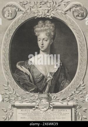 Portrait de Maria Louisa de Hesse-Cassel, Portrait de Maria Louisa dans un ovale orné de branches oranges. En haut à gauche et en haut à droite représentation allégorique dans un cercle avec écriture de bordure. Au milieu sous ses armoiries avec une couronne. Sur un piédestal son nom, ses titres et deux lignes de texte latin., estampe, imprimeur : Pieter van Gunst, (mentionné sur l'objet), après peinture par : Lancelot Volders, (mentionné sur l'objet), éditeur : François Halma, (mentionné sur l'objet), pays-Bas du Nord, 1709 - 1722, papier, gravure, gravure, hauteur, 586 mm × largeur, 438 mm Banque D'Images