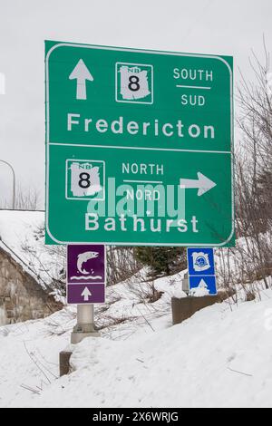 Panneau routier sur NB 8 à Miramichi, Nouveau-Brunswick, Canada Banque D'Images