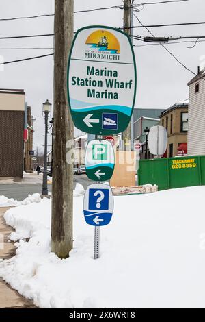 Enseigne Station Wharf Marina à Miramichi, Nouveau-Brunswick, Canada Banque D'Images