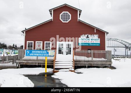 Bâtiment Station Wharf Marina à Miramichi, Nouveau-Brunswick, Canada Banque D'Images