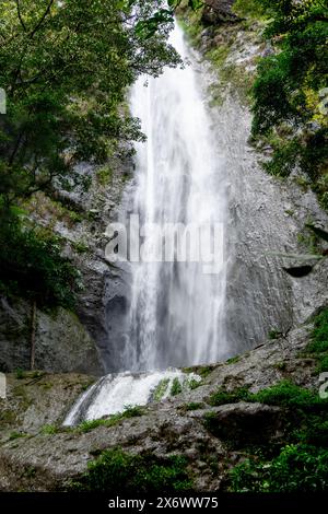 La belle cascade de dolo. Dolo est l'une des cascades de Kediri Banque D'Images