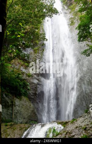 La belle cascade de dolo. Dolo est l'une des cascades de Kediri Banque D'Images