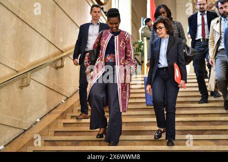 La ministre française de la culture Rachida Dati (à droite) et la ministre de la Jeunesse et des Arts du Rwanda, Sandrine Umutoni (à gauche), visitent l'événement spécial 'Rwanda EIO' au Théâtre National de danse - Chaillot, à Paris le 16 mai 2024. Photo de Firas Abdullah/ABACAPRESS. COM Credit : Abaca Press/Alamy Live News Banque D'Images