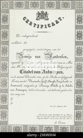 Certificat accompagnant la Médaille Anvers 1832, certificat (non rempli) appartenant à la Médaille Anvers 1832. Introduit par arrêté royal du 31 mai 1833 ... «pour tous ceux qui, pendant le siège de la Citadelle d'Anvers au mois de décembre 1832, se sont tenus sur lesquels ont trouvé Sterkte et forts adjacents à Vlaamsche-Hoofd, Burght, Zwijndrecht et Austruweel, ainsi que sur la flottille du Roi sur l'Escaut devant Anvers...'. Daté du 24 août 1833., estampe, imprimeur : J. Kips J. Hz, (mentionné sur l'objet), la Haye, mai-1833 - août-1833, papier, typographie, hauteur, 373 mm × largeur Banque D'Images