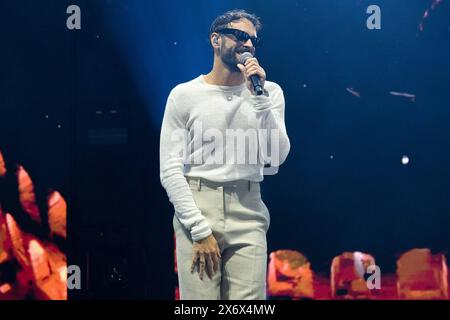 Concert de musique de chanteur italien - Gazzelle - 16.05.24 - Arena di Verona Marco Mengoni invité spécial aux auteurs-compositeurs italiens Gazzelle, pseudonyme de Flavio Bruno Pardini, concert à Arena di Verona pour ses spectacles live spéciaux 16.05.24 - Arena di Verona le 16 mai 2024 à Vérone, Italie. Verona Arena di Verona Italie Copyright : xRobertoxTommasinix/xLiveMediax LPM 1355223 Banque D'Images