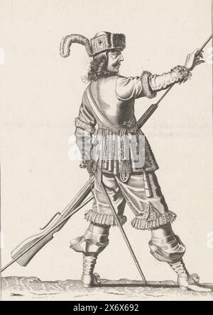 Soldat poussant de la poudre et une balle dans le canon de son mousquet avec son rambarde, vers 1645, Un soldat, pleine longueur, à droite, tenant un mousquet (un certain type d'arme à feu) près de sa cuisse gauche avec sa main gauche et avec sa main droite insère sa canne dans le canon pour pousser la poudre et la balle. Dans sa main gauche, en plus du mousquet, aussi un fourreau (fourchette de mousquet) et un fusible. Imprimé au dos avec texte en français. Exemplaire gratuit de la planche 27 dans les instructions de manipulation du mousquet dans le Wapenhandelinghe par J. de Gheyn. Système militaire vers 1600., imprimerie, imprimeur : Petrus Rucholle Banque D'Images