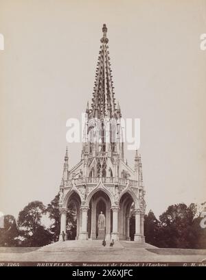 Monument au roi Léopold Ier de Belgique à Bruxelles, Belgique, Monument de Léopold Ier (Laeken) (titre sur objet), Bruxelles (titre de la série sur objet), photographie, Gustave Hermans, (mentionné sur objet), Laeken, 1884 - 1914, papier, impression albumine, hauteur, 281 mm × largeur, 218 mm Banque D'Images