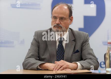 Bucarest, Roumanie. 16 mai 2024 : Horatiu Moldovan, chirurgien cardiaque en chef au Centre médical de Sanador, assiste à la conférence de presse organisée par Romtransplant et la Société européenne de transplantation d’organes, qui annonce l'organisation du Congrès ROMTRANSPLANT, 8-9 octobre 2024 à Bucarest et lance le concept de «mort cardio-circulatoire» pour débat dans l'espace public, à l'hôpital clinique d'urgence Floreasca Bucarest. Crédit : Lucian Alecu/Alamy Live News Banque D'Images