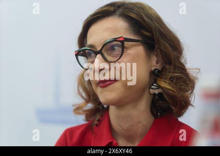 Bucarest, Roumanie. 16 mai 2024 : Speranta Iacob, gastro-entérologue-hépatologue à l'Institut clinique Fundeni, assiste à la conférence de presse organisée par Romtransplant et la Société européenne de transplantation d'organes, qui annonce l'organisation du Congrès ROMTRANSPLANT, 8-9 octobre 2024 à Bucarest et lance le concept de «mort cardio-circulatoire» pour débat dans l'espace public, à l'hôpital clinique d'urgence Floreasca Bucarest. Crédit : Lucian Alecu/Alamy Live News Banque D'Images