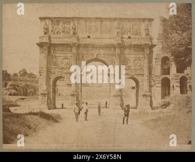 Arc de triomphe de Constantin à Rome, Italie, Arco di Costantino (titre sur objet), Roma (titre de la série sur objet), photographie, anonyme, Rome, 1851 - 1900, carton, impression albumine, hauteur, 316 mm × largeur, 421 mm Banque D'Images