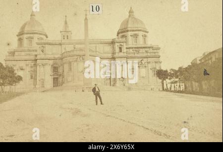 Vue de Santa Maria Maggiore à Rome, Italie, vue de via delle Quattro Fontane, carte-de-visite, Libreria Spithöver, (mentionné sur l'objet), éditeur : Libreria Spithöver, (mentionné sur l'objet), Rome, 1850 - 1900, support photographique, tirage albumen, hauteur, 58 mm × largeur, 90 mm, hauteur, 63 mm × largeur, 100 mm Banque D'Images