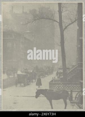 Street scape in New York, The Street - Design for a Poster (titre sur objet), tirage photomécanique, Alfred Stieglitz, (mentionné sur objet), anonyme, New York (ville), 1903, papier, hauteur, 176 mm × largeur, 134 mm, hauteur, 304 mm × largeur, 211 mm Banque D'Images