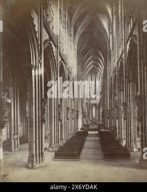 Intérieur de la cathédrale de Cologne, partie de l'album de voyage villes européennes, probablement suédoise., photographie, anonyme, Cologne, 1878, support photographique, tirage albumine, hauteur, 284 mm × largeur, 230 mm Banque D'Images