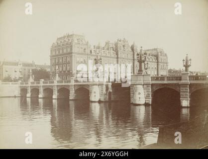 Hôtel Amstel à Amsterdam, photographie, anonyme, inconnu, 1867 - 1900, support photographique, tirage albumine, hauteur, 197 mm × largeur, 270 mm Banque D'Images