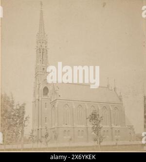 Extérieur de l'église Salvator à Wroclaw, Die Salvator-Kirche (titre sur objet), Breslau und Umgebung (titre de la série sur objet), stéréographe, Sophus Williams, (mentionné sur objet), éditeur : Sophus Williams, (mentionné sur l'objet), Wroclaw, éditeur : Berlin, 1878, carton, impression albumen, hauteur, 86 mm × largeur, 176 mm Banque D'Images