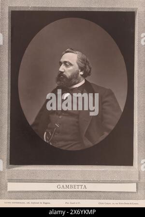 Portrait de Léon Gambetta, Gambetta (titre sur objet), tirage photomécanique, Étienne Carjat, (mentionné sur objet), Goupil & Cie., (mentionné sur l'objet), c. 1871 - avant 1876, papier, hauteur, 235 mm × largeur, 190 mm Banque D'Images