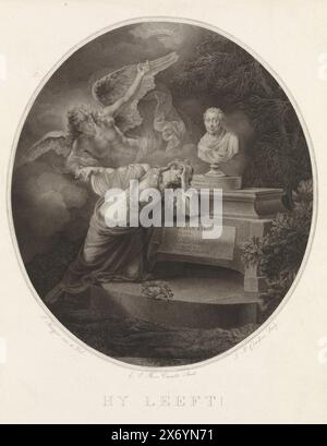 Monument funéraire pour Hendrik Hooft Daniëlsz., Hy vit! (Titre sur objet), la vierge de la ville d'Amsterdam pleure sur la tombe d'Hendrik Hooft Daniëlsz. Il y a un buste portrait du maire sur le sarcophage de pierre. Un ange soutient la vierge en deuil., estampe, imprimeur : Lambertus Antonius Claessens, (mentionné sur l'objet), après dessin par : Jacques Kuyper, (mentionné sur l'objet), éditeur : Cornelis Sebille Roos (uitgever), (mentionné sur l'objet), Amsterdam, 1794, papier, gravure, gravure, hauteur, 540 mm × largeur, 410 mm Banque D'Images