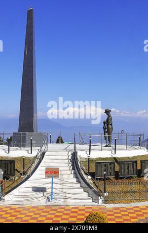 Darjeeling, Bengale occidental, Inde - 15 février 2022 : Batasia Loop War Memorial, magnifique monument dédié au régiment Gurkha, un monument célèbre Banque D'Images