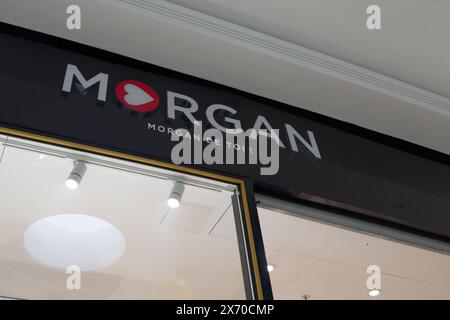 Bordeaux , France - 05 02 2024 : logo de la marque morgan boutique et texte d'enseigne sur façade d'entrée de mode magasin de signalétique Banque D'Images