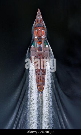 Erskine, Écosse. 13 juillet 2021. Le bateau à aubes Waverley navigue en aval sur la rivière Clyde depuis Glasgow pour des croisières autour de l'estuaire de Clyde Banque D'Images