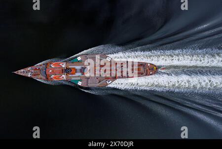 Erskine, Écosse. 13 juillet 2021. Le bateau à aubes Waverley navigue en aval sur la rivière Clyde depuis Glasgow pour des croisières autour de l'estuaire de Clyde Banque D'Images