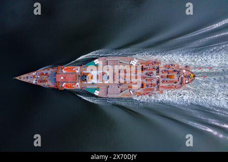 Erskine, Écosse. 13 juillet 2021. Le bateau à aubes Waverley navigue en aval sur la rivière Clyde depuis Glasgow pour des croisières autour de l'estuaire de Clyde Banque D'Images