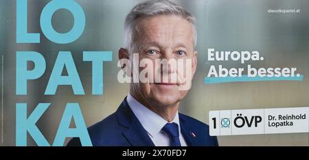 Plakate österreichischer, politischer Parteien zur eu-Wahl AM 9.Juni 2024, AM 16.05.2024. DAS Bild zeigt ein Plakat der Österreichischen Volkspartei mit dem Salzburger Kandidaten Dr Reinhold Lopatka 2024 - Plakate österreichischer, politischer Parteien zur eu-Wahl AM 9.Juni 2024, AM 16.05.2024. *** Affiches des partis politiques autrichiens pour les élections européennes du 9 juin 2024, le 16 05 2024 la photo montre une affiche du Parti populaire autrichien avec le candidat de Salzbourg Dr Reinhold Lopatka 2024 affiches des partis politiques autrichiens pour les élections européennes du 9 juin 2024, le 16 05 2024 Banque D'Images