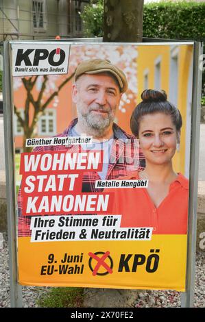 Plakate österreichischer, politischer Parteien zur eu-Wahl AM 9.Juni 2024, AM 16.05.2024. DAS Bild zeigt ein Plakat der Kommunistischen Partei Österreichs, mit den Salzburger Kandidaten Günther Hopfgartner und Natalie Hangöbl 2024 - Plakate österreichischer, politischer Parteien zur eu-Wahl AM 9.Juni 2024, AM 16.05.2024. *** Affiches des partis politiques autrichiens pour les élections européennes du 9 juin 2024, le 16 05 2024 la photo montre une affiche du Parti communiste autrichien, avec les candidats de Salzbourg Günther Hopfgartner et Natalie Hangöbl 2024 affiches des partis politiques autrichiens pour l'UE Banque D'Images