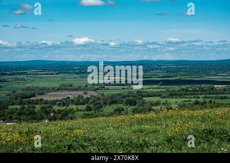 Une vue depuis Firle Beacon regardant vers le nord à travers le Weald par un après-midi ensoleillé de mai Banque D'Images